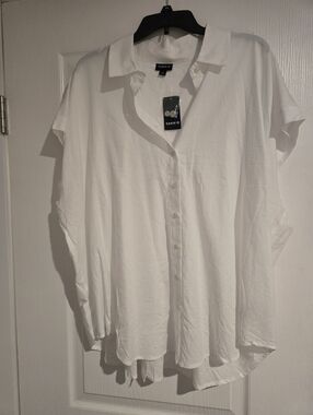torrid White Button-Front Dolman Sleeve Blouse